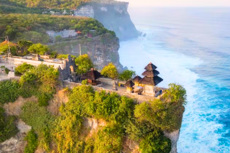 ULUWATU TEMPLE & CLIFFS